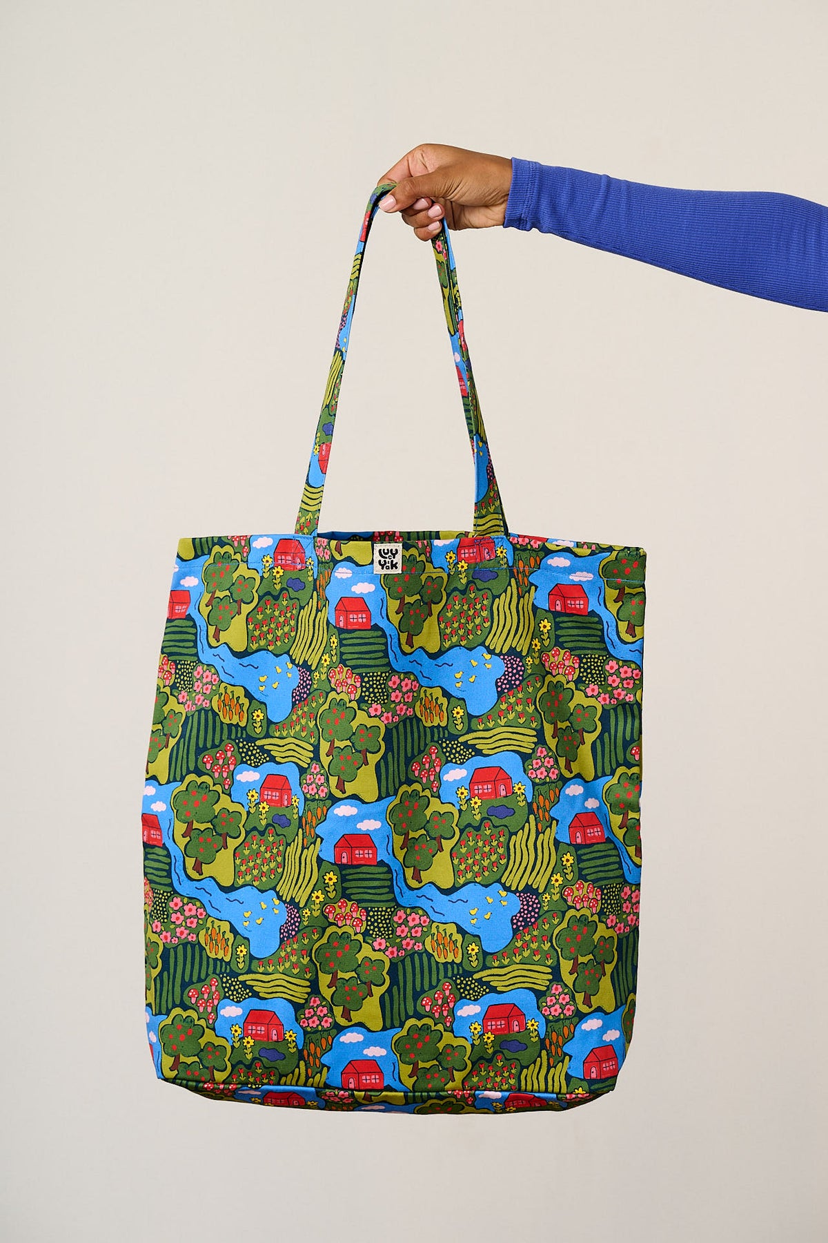Catalina - Oversized Tote Organic Cotton in Farmyard Scene