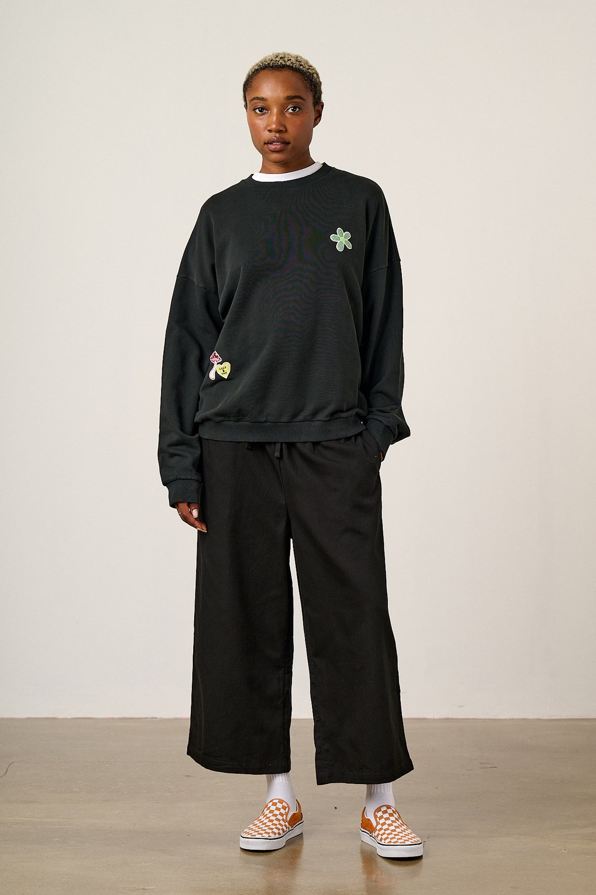 Sutton - Oversized Sweatshirt Organic Cotton in Black with Punk Energy Patches