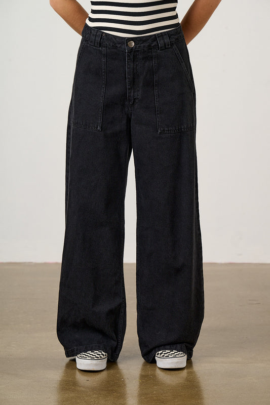 Delores - Wide Leg Jeans Organic Cotton Denim in Washed Black