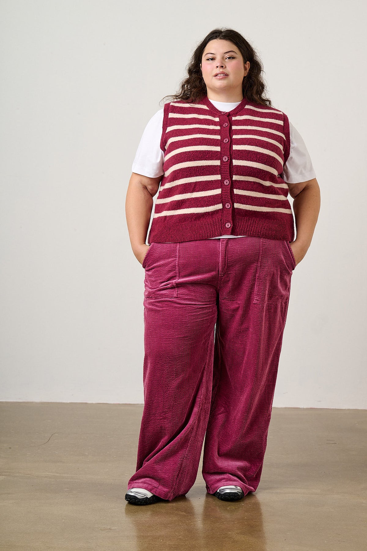 Delores - Organic Cord Wide Leg Trousers in Raspberry