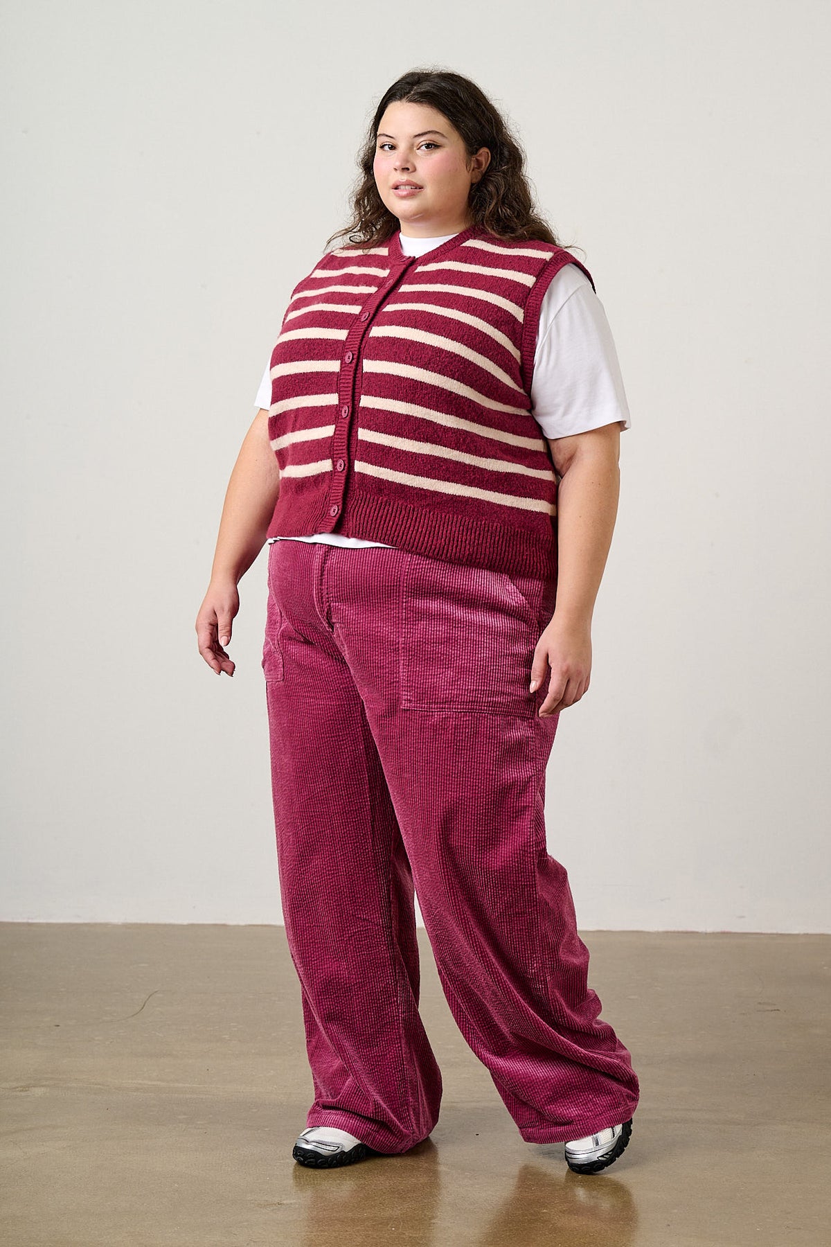 Delores - Organic Cord Wide Leg Trousers in Raspberry