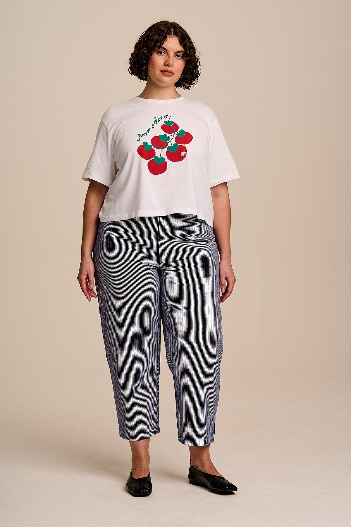 Drew - Cropped Straight Leg Trousers Organic Cotton in Navy Stripe