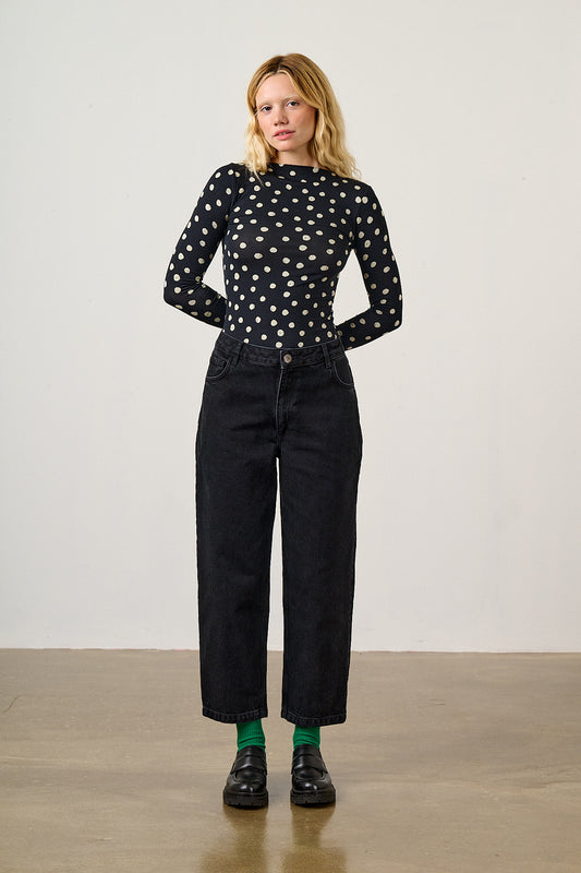 Drew - Cropped Straight Leg Jeans Organic Cotton Denim in Washed Black
