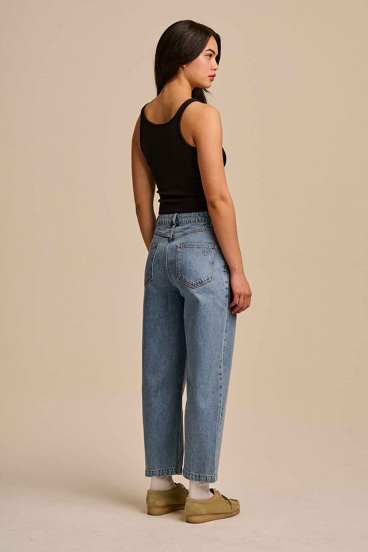 Drew - Cropped Straight Leg Trousers Organic Cotton Denim in Light Wash Blue