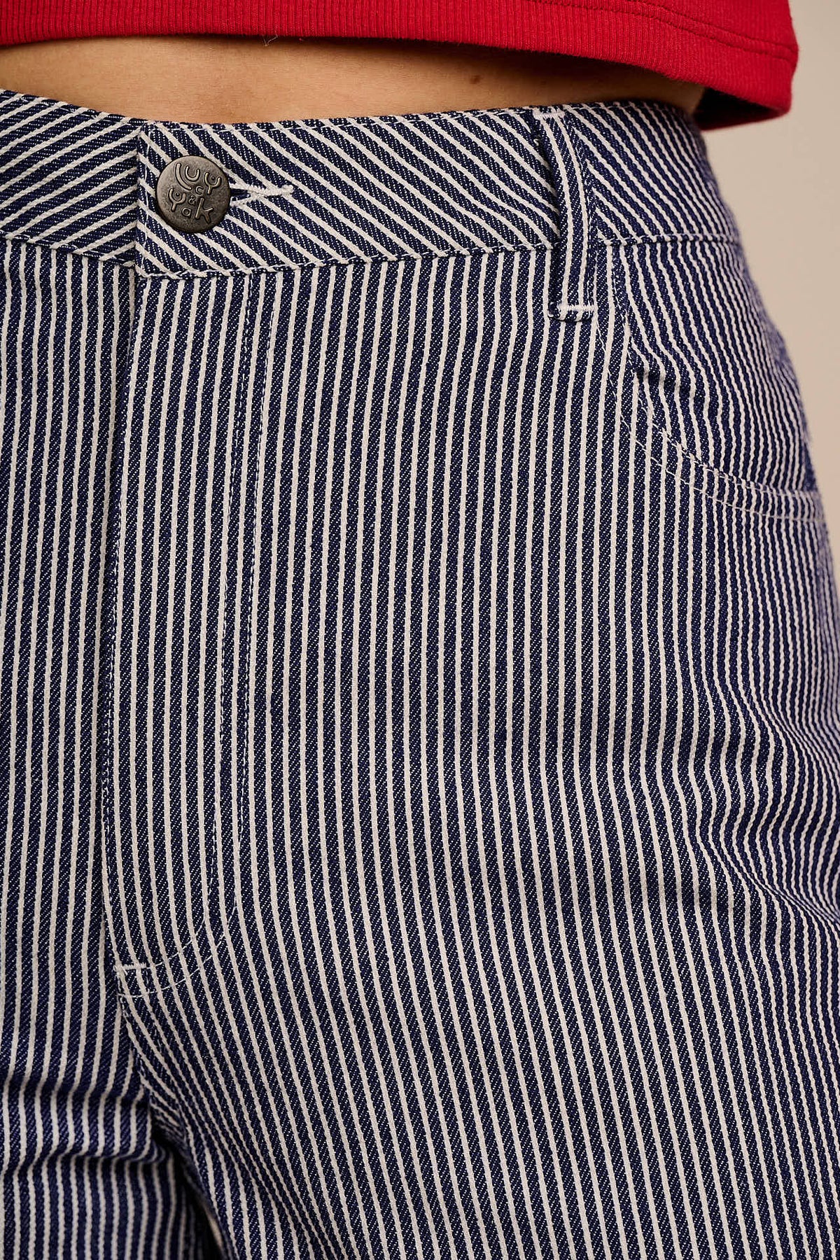 Drew - Cropped Straight Leg Trousers Organic Cotton in Navy Stripe