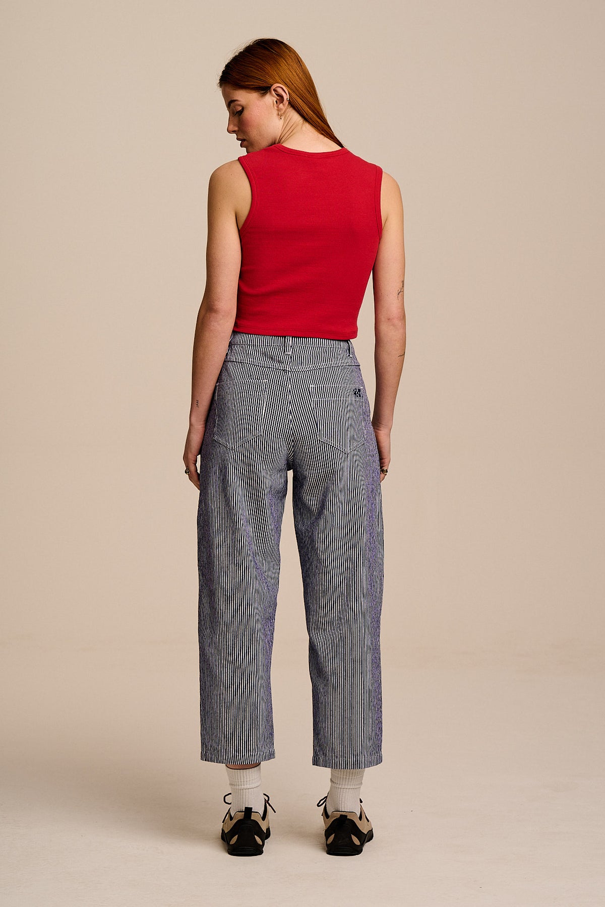 Drew - Cropped Straight Leg Trousers Organic Cotton in Navy Stripe