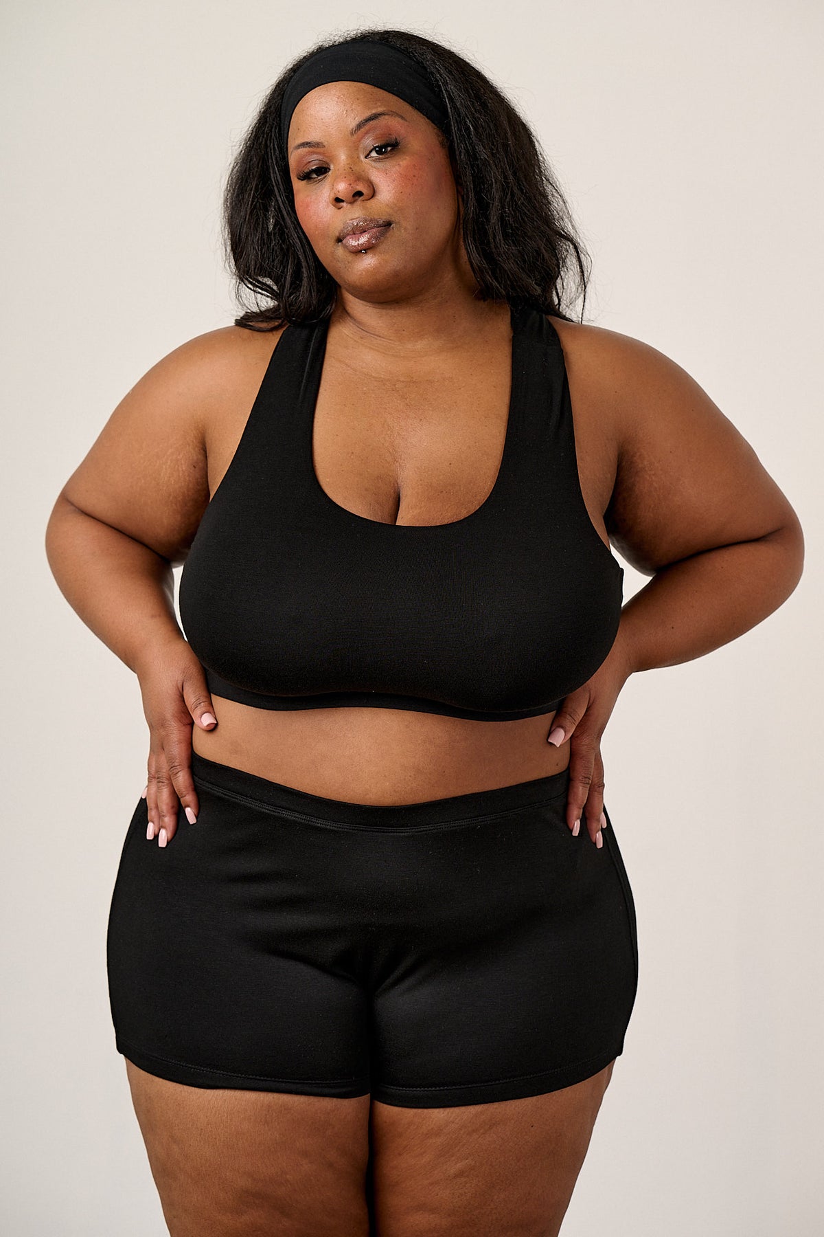 Emil - Crop Top Viscose in Black