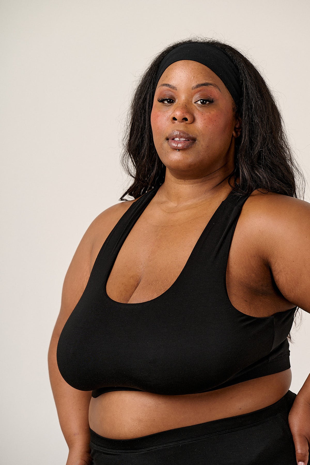 Emil - Crop Top Viscose in Black