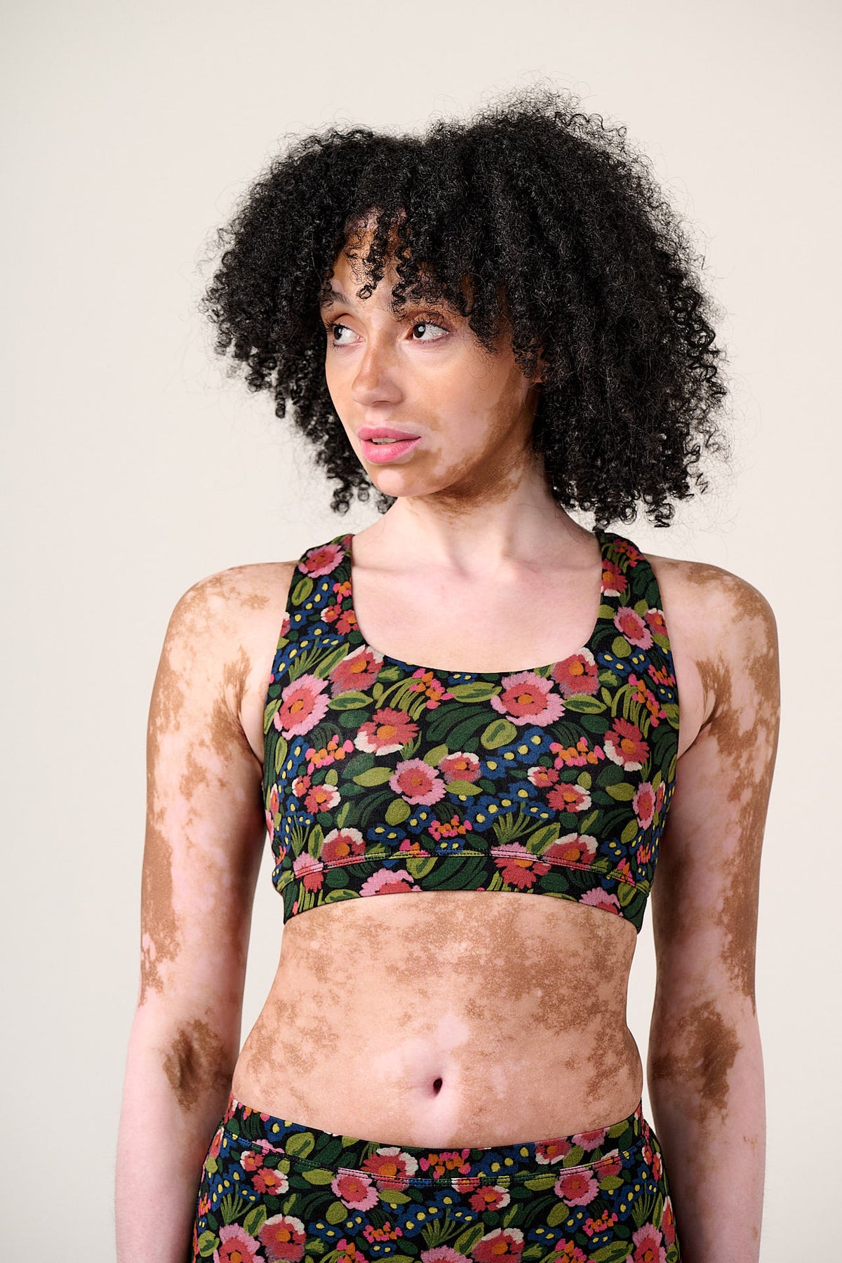 Emil - Crop Top Viscose in Black Marie