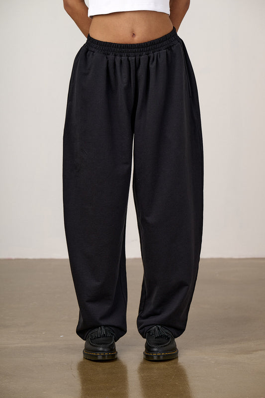 Freddie - Barrel Leg Trousers Organic Cotton Jersey in Black