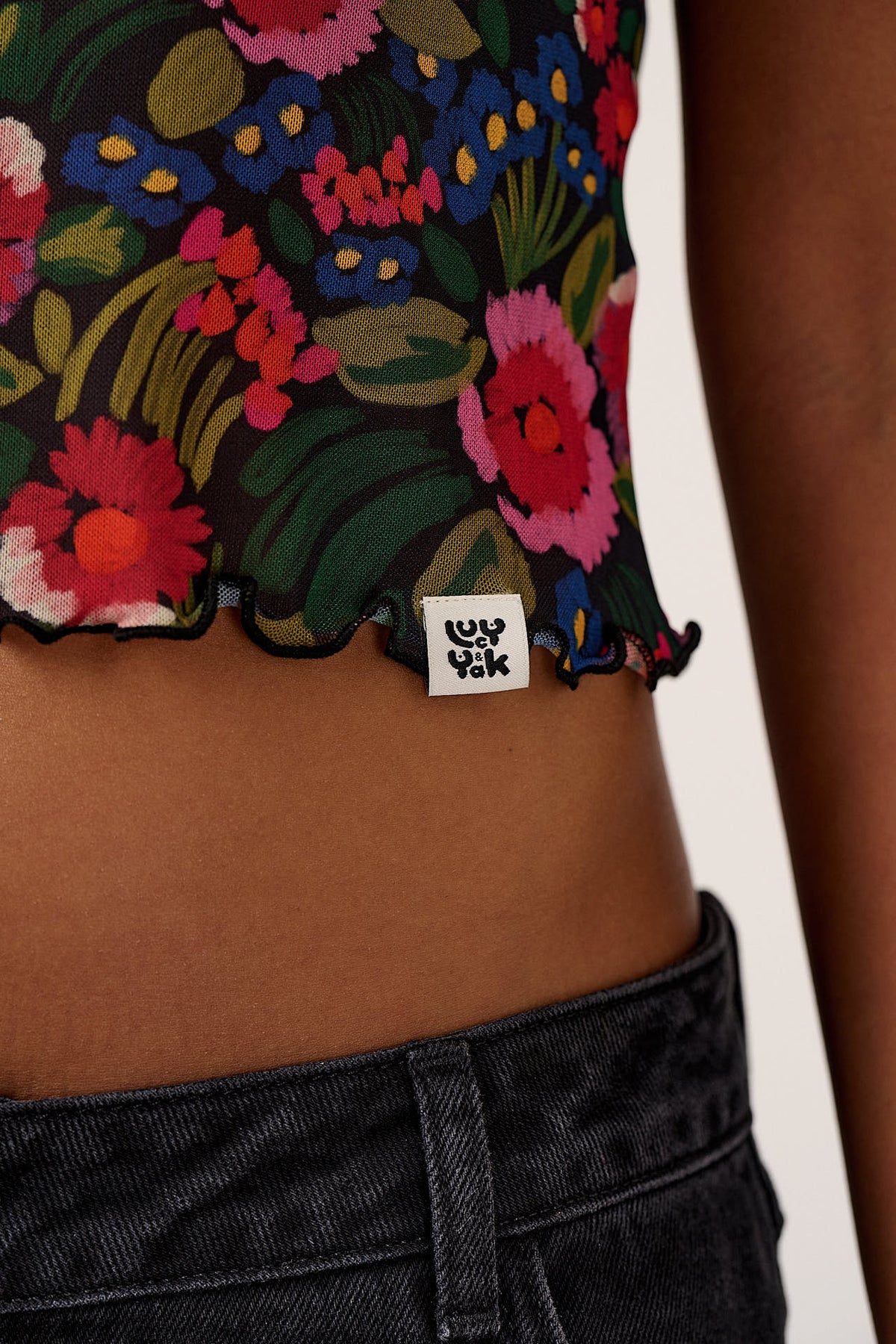 Greta - Cropped Top Mesh in Black Marie Print
