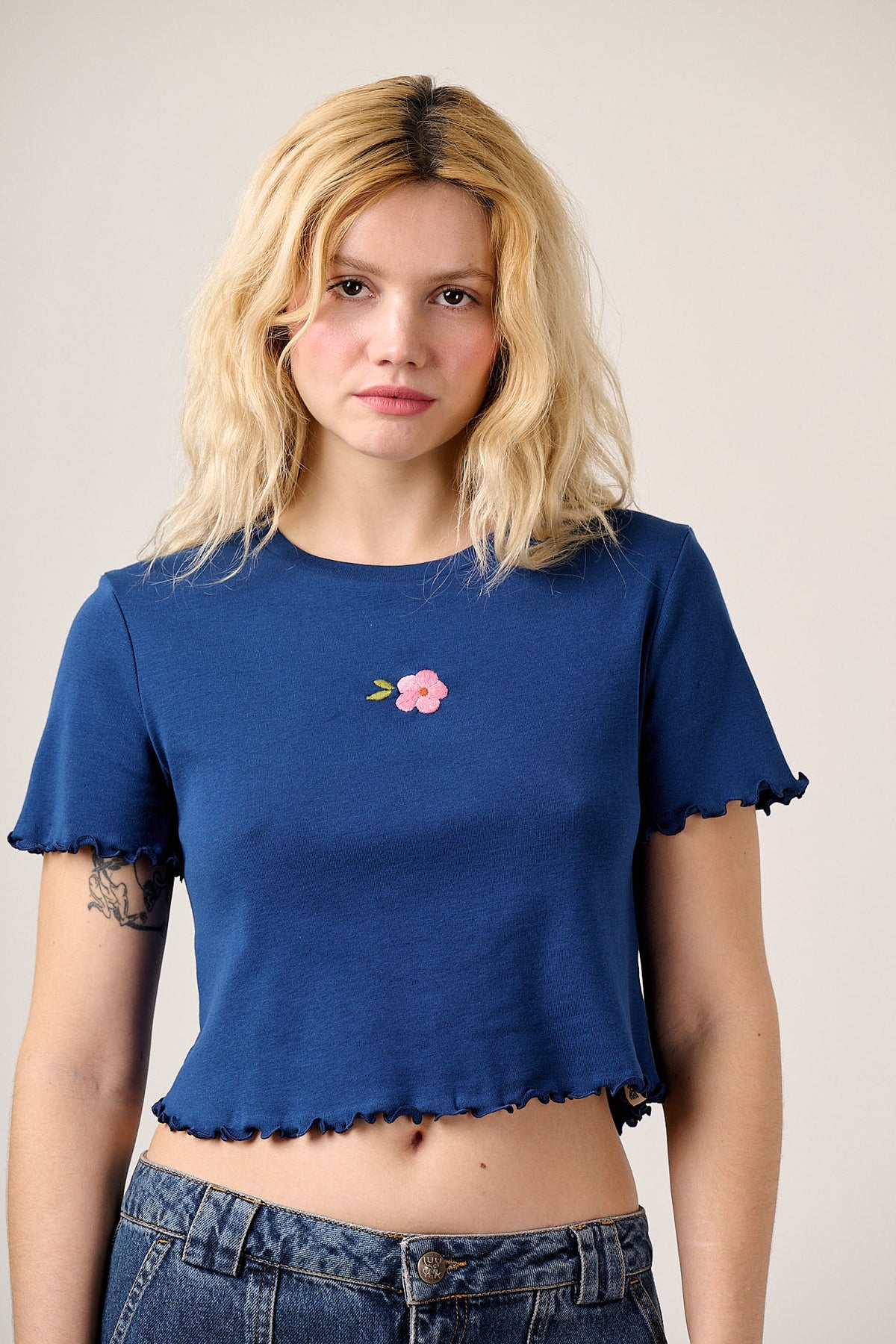 Greta - Cropped Cotton Top in Navy with Flower Embroidery