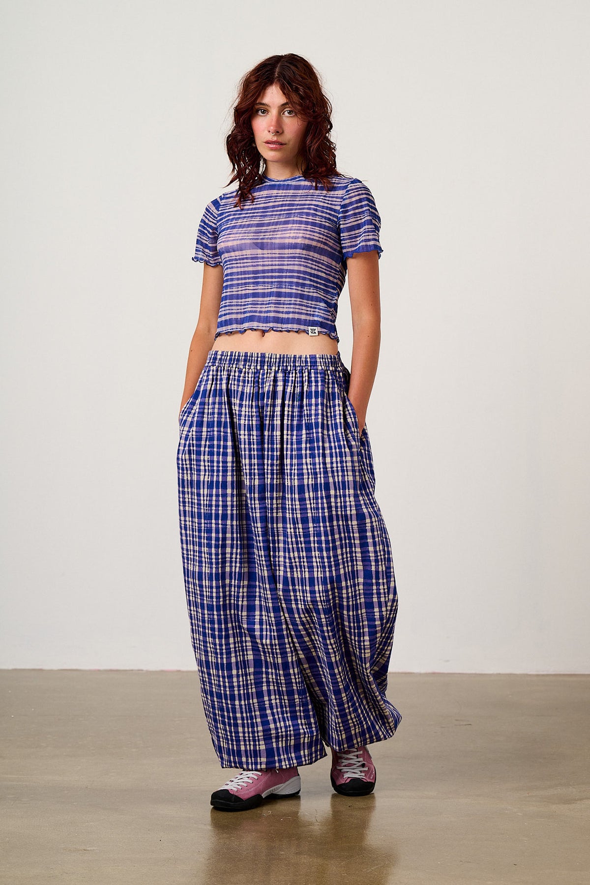 Greta - Cropped Top Mesh in Crayon Print