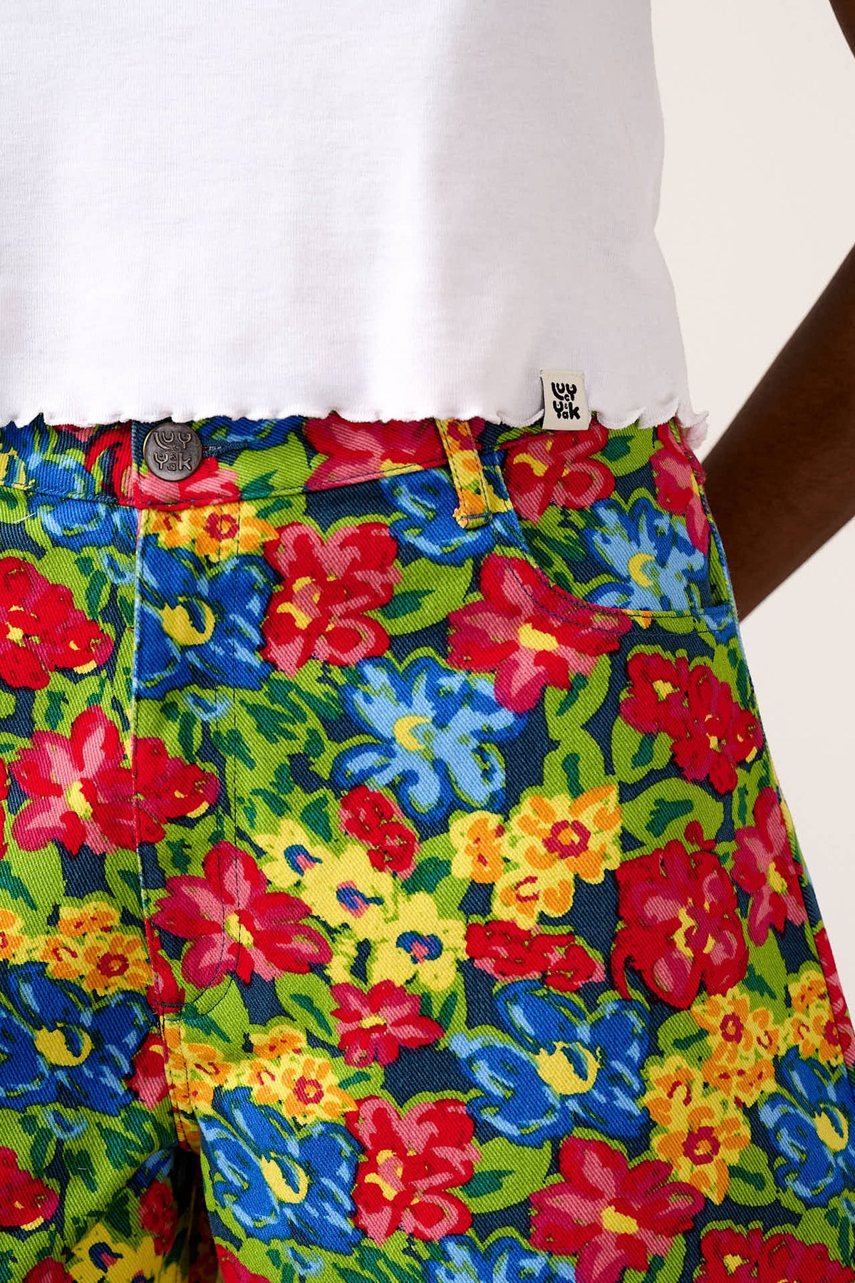 Lexi - High Waist Shorts Organic Cotton in 80s Scribble Floral