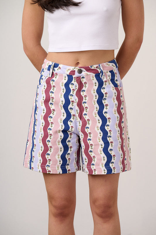 Lexi - High Waist Shorts Organic Cotton in Wavy Floral Stripe