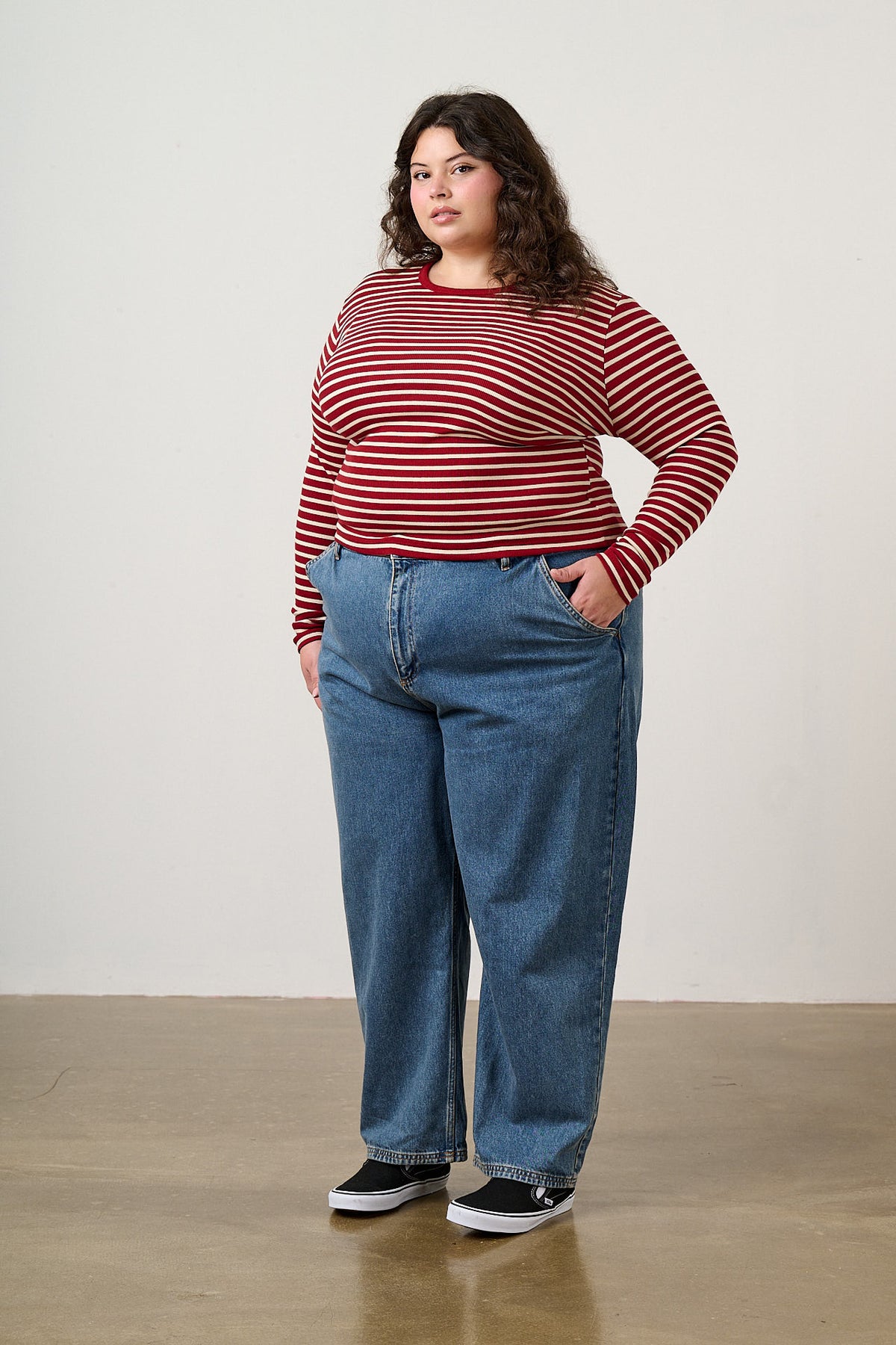 Linden - 90s Straight Leg Jeans Organic Cotton Denim in Mid Wash Blue