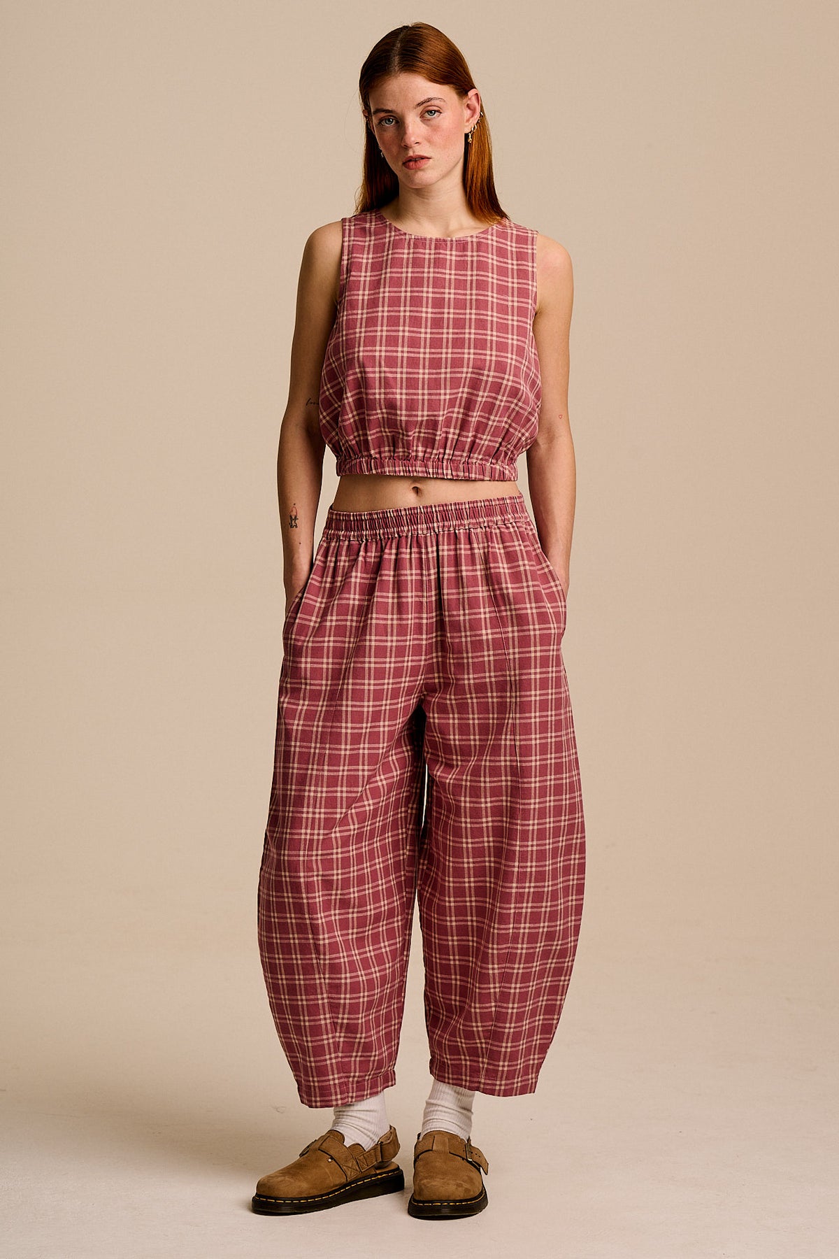 Lumi - Cropped Top Organic Cotton in Maroon Deco Rose Check