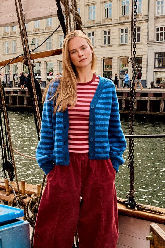 Juniper - Cardigan Recycled Polyester Knit in Blue Stripe