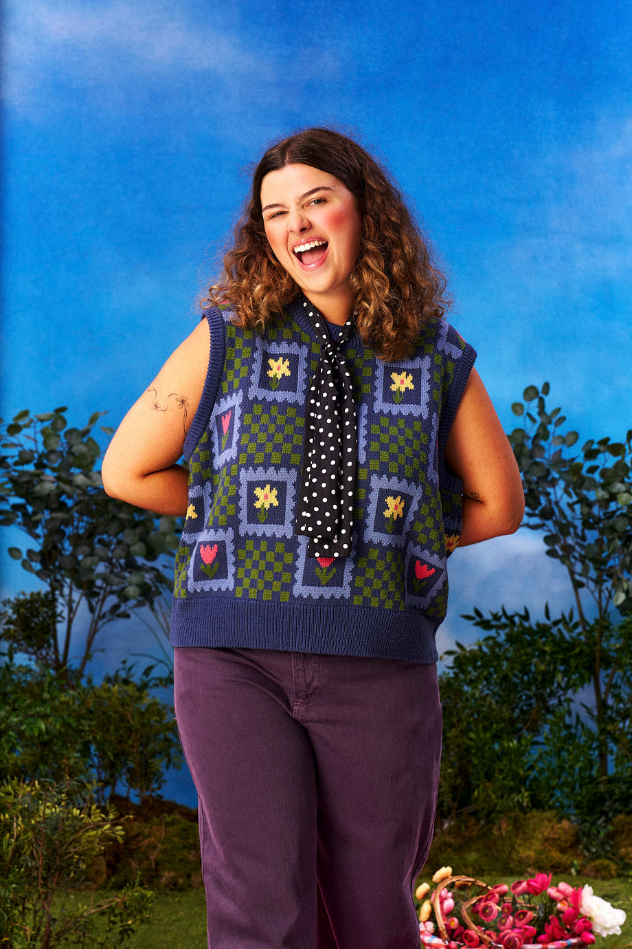 Saffle - Knitted Vest Organic Cotton in Tulip Checkerboard