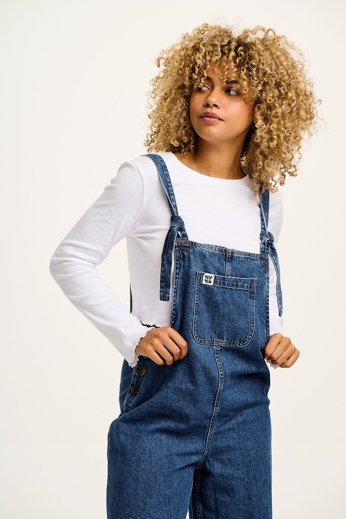 Hansel - Long Sleeve Cotton Crop Top in White
