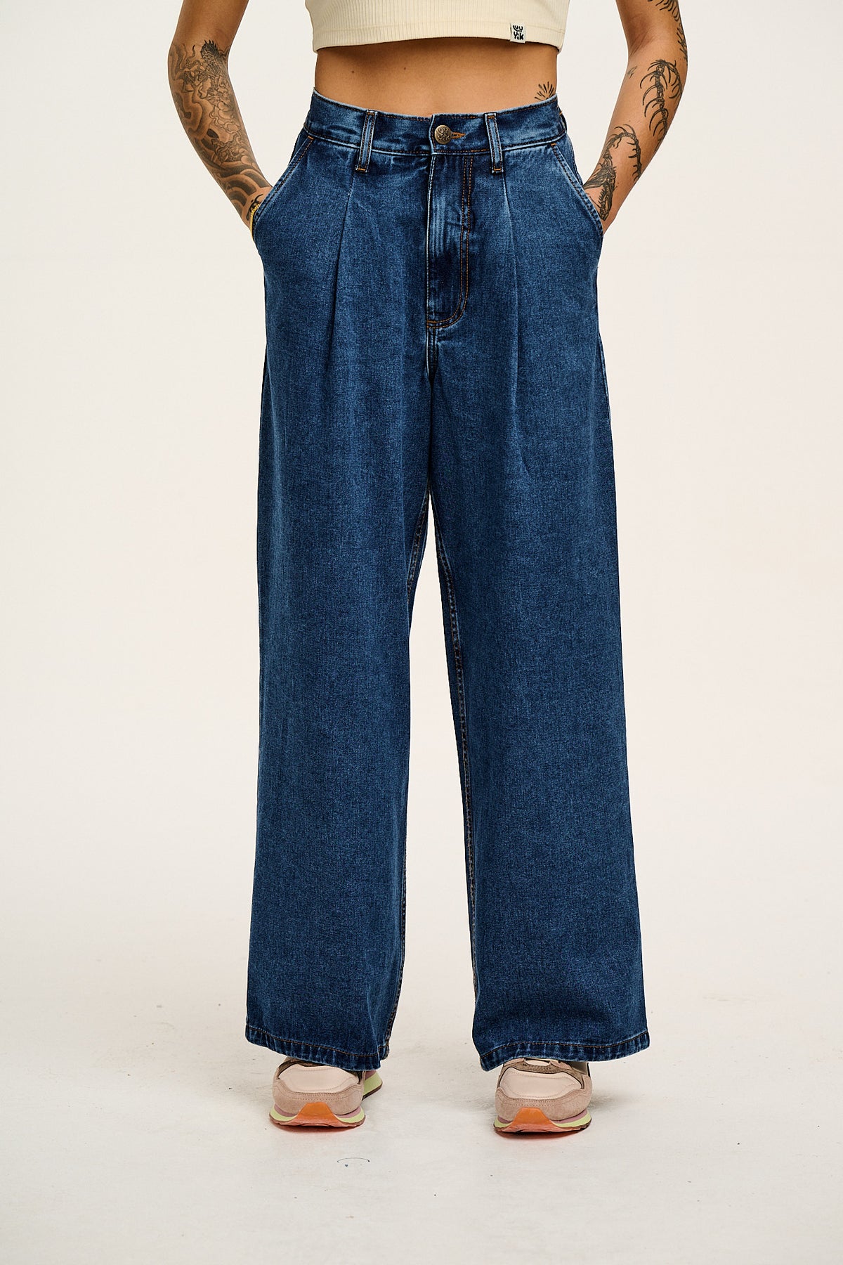 Cole - Wide Leg Jeans Organic Cotton Denim in Mid Wash Blue