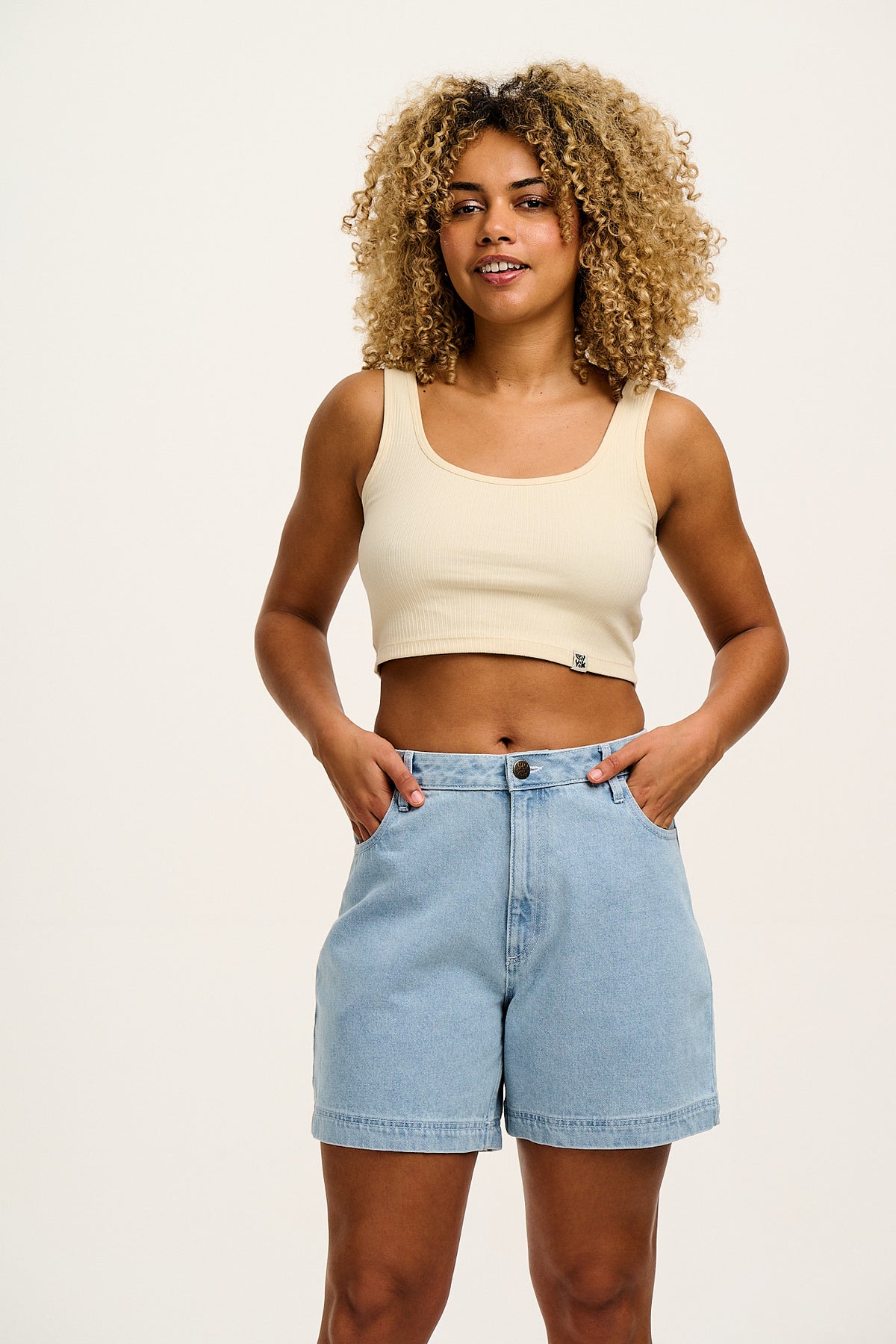 Lexi - High Waist Shorts Organic Cotton Denim in Light Wash Blue