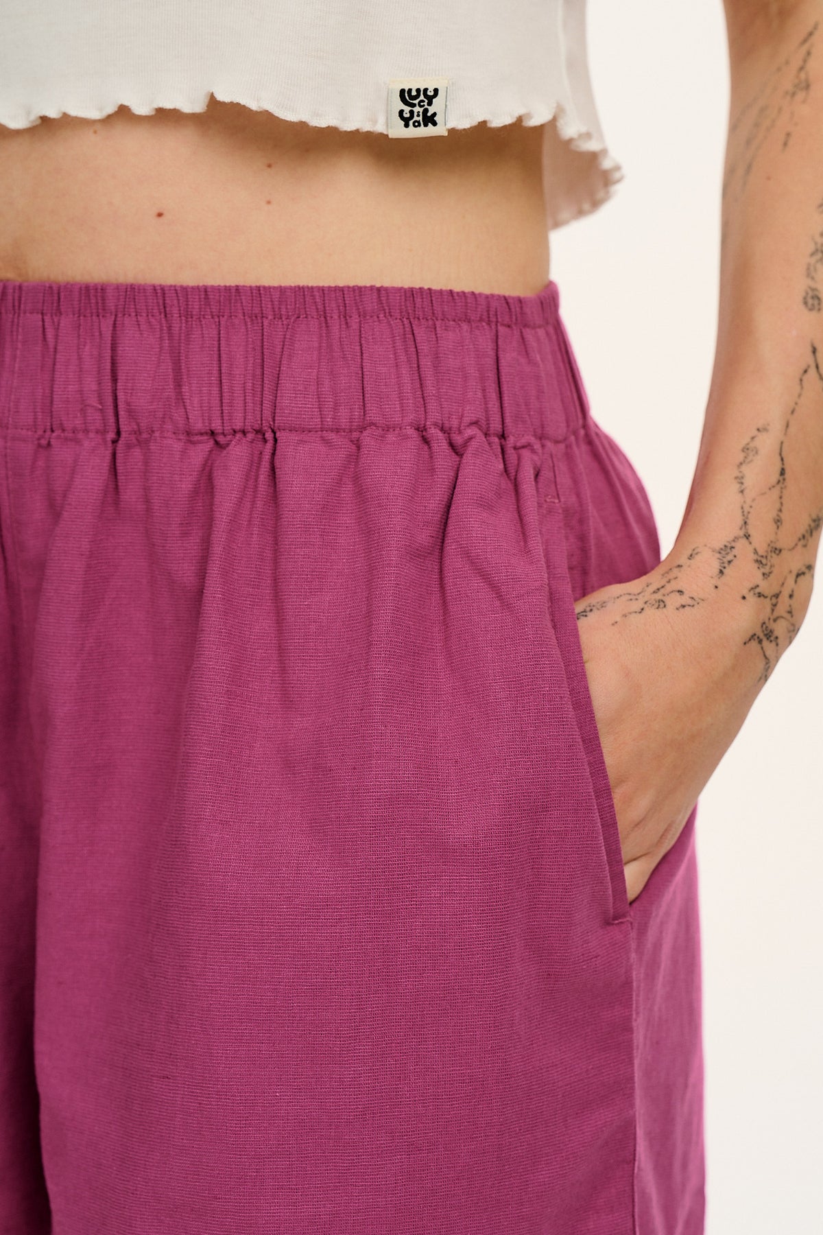 Jessie - Mid-Thigh Shorts Organic Cotton in Dahlia Pink