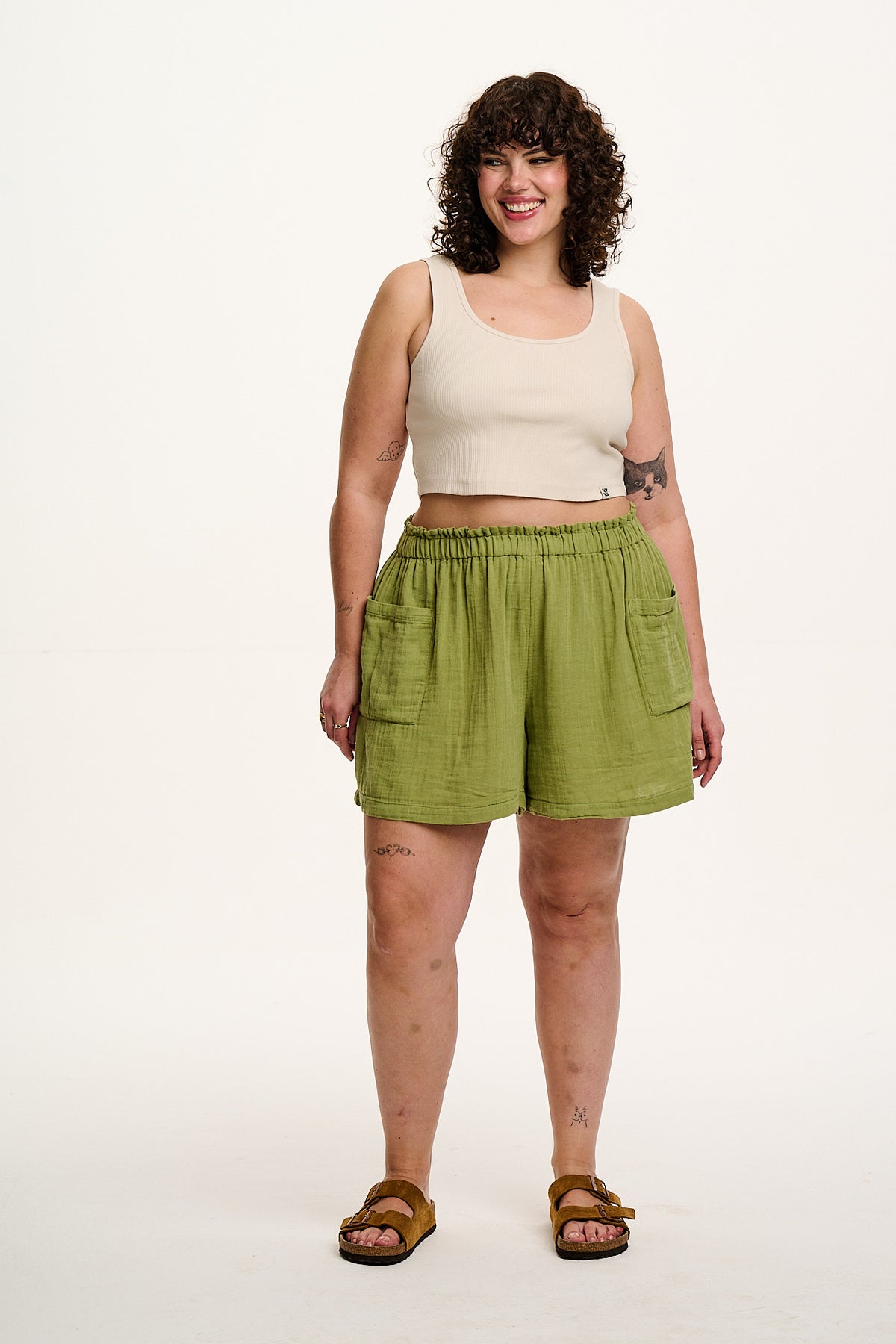Sierra - Mid-Thigh Shorts Organic Cotton Gauze in Herb Garden Green