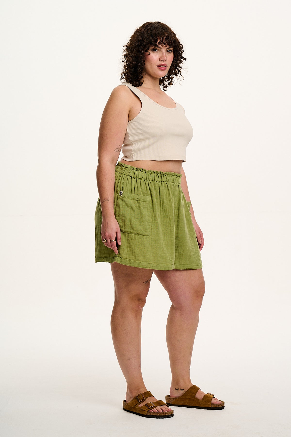 Sierra - Mid-Thigh Shorts Organic Cotton Gauze in Herb Garden Green