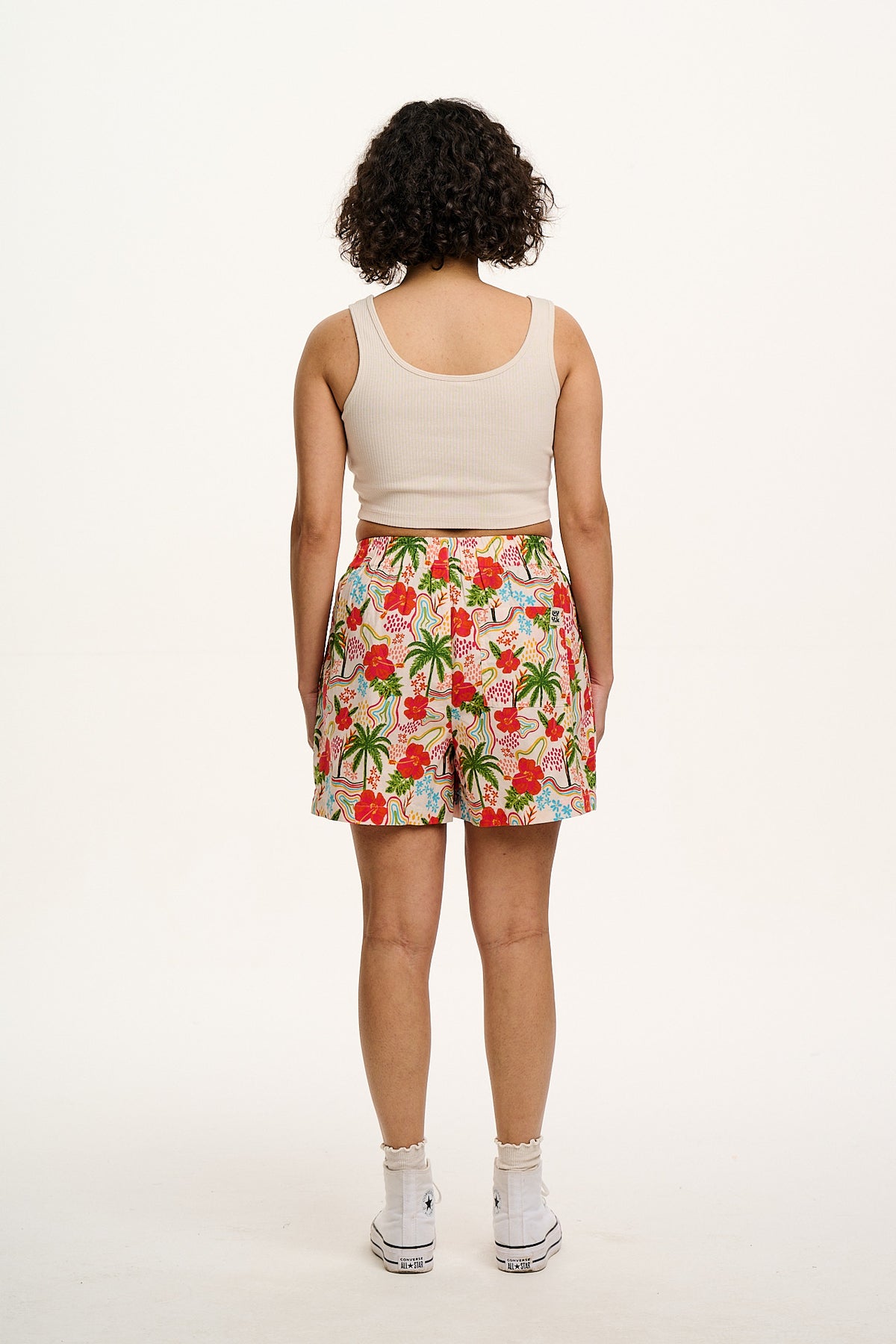 Jessie - Mid-Thigh Shorts Organic Cotton in Totally Tropical Print