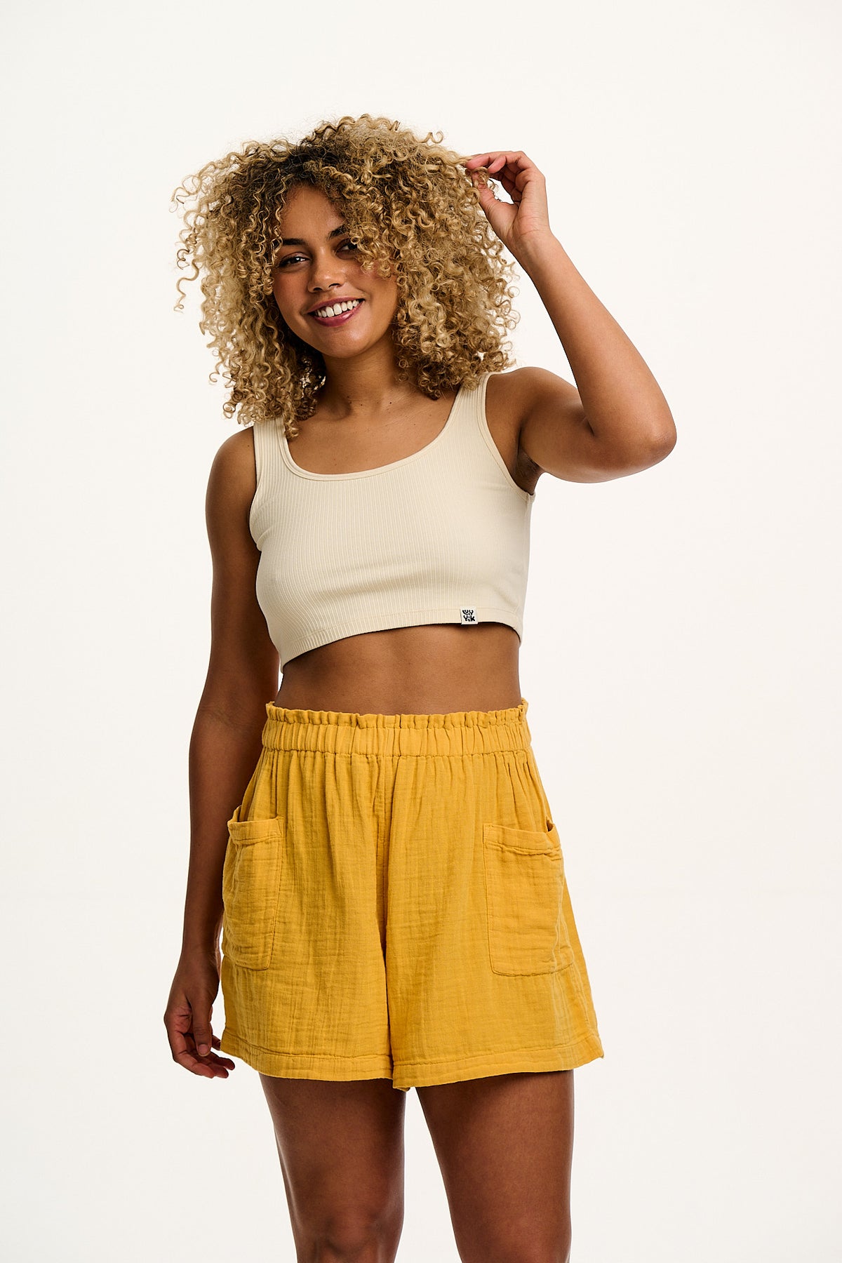 Sierra - Mid-Thigh Shorts Organic Cotton Gauze in Mustard Yellow