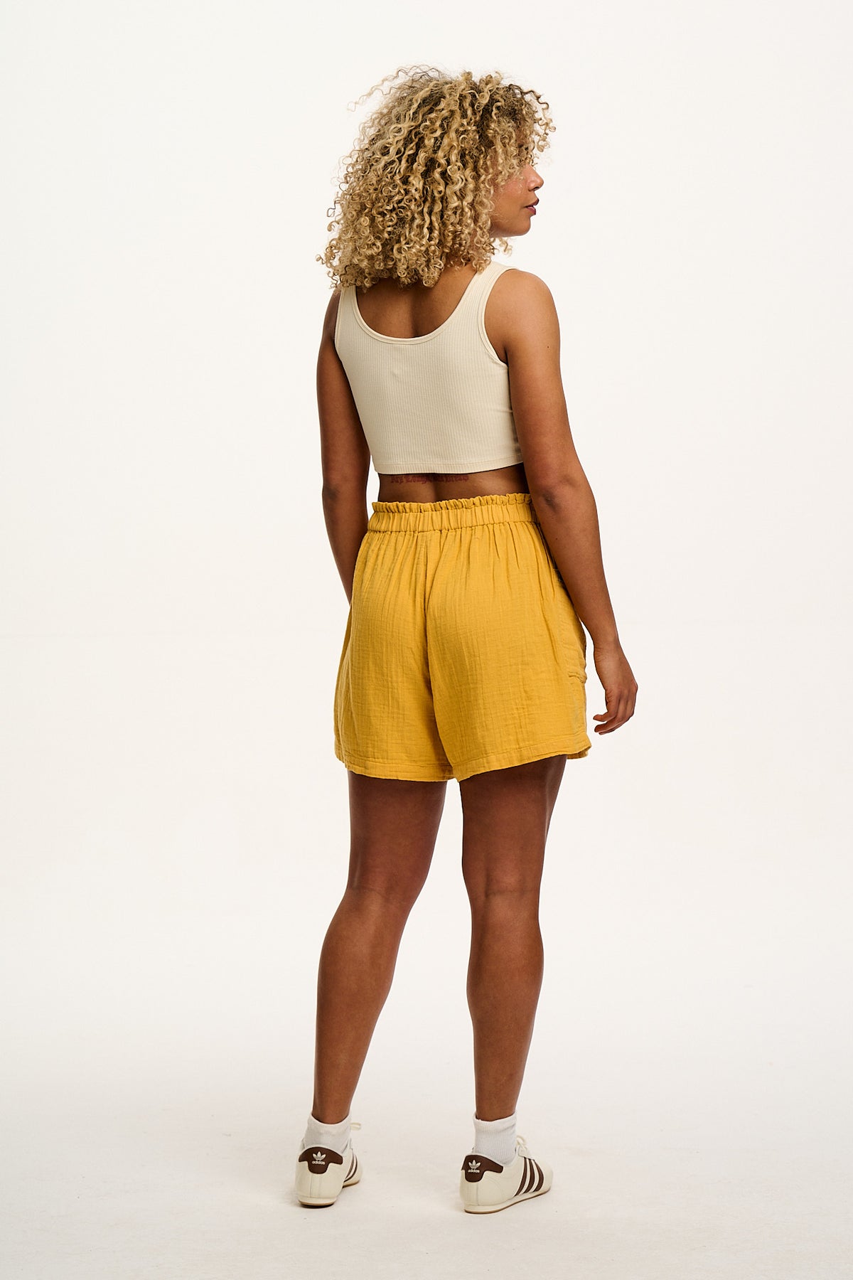 Sierra - Mid-Thigh Shorts Organic Cotton Gauze in Mustard Yellow
