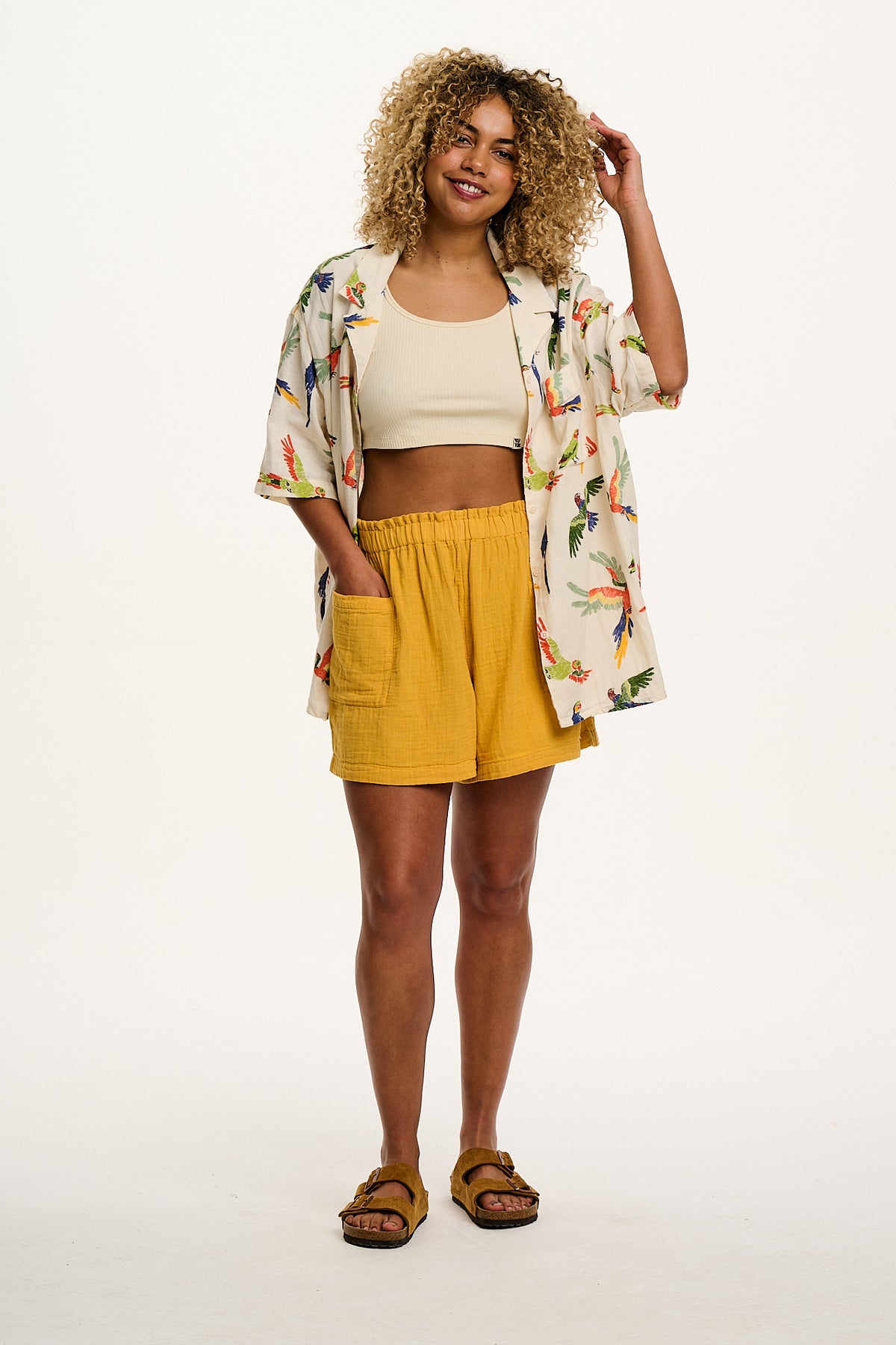 Sierra - Mid-Thigh Shorts Organic Cotton Gauze in Mustard Yellow