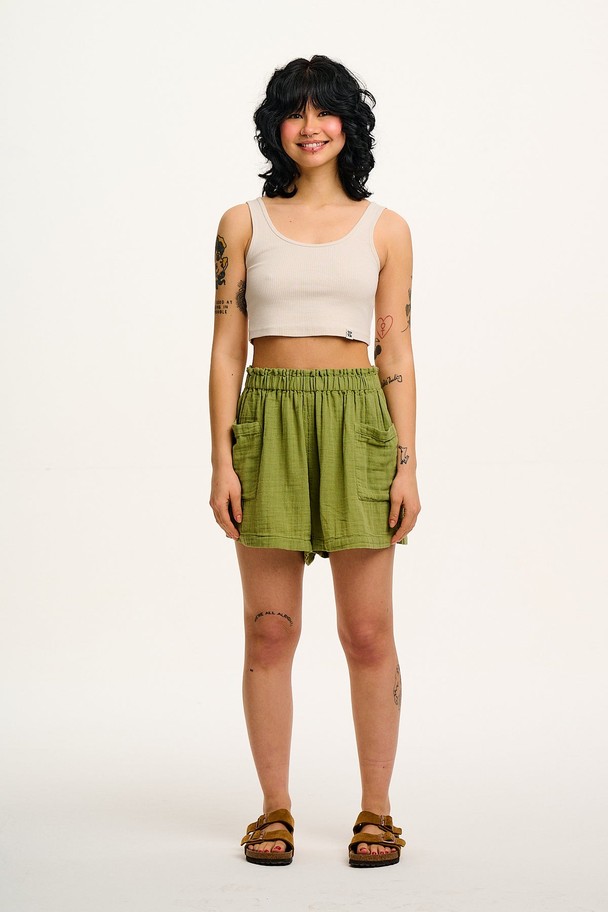 Sierra - Mid-Thigh Shorts Organic Cotton Gauze in Herb Garden Green
