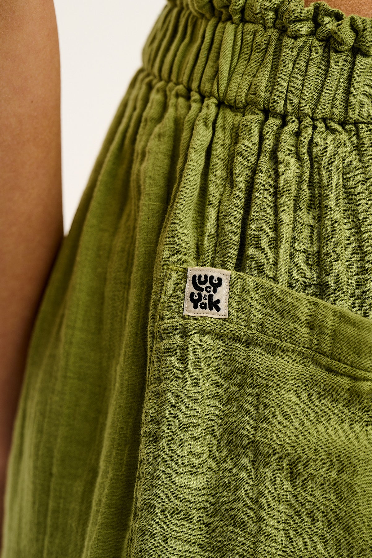 Sierra - Mid-Thigh Shorts Organic Cotton Gauze in Herb Garden Green