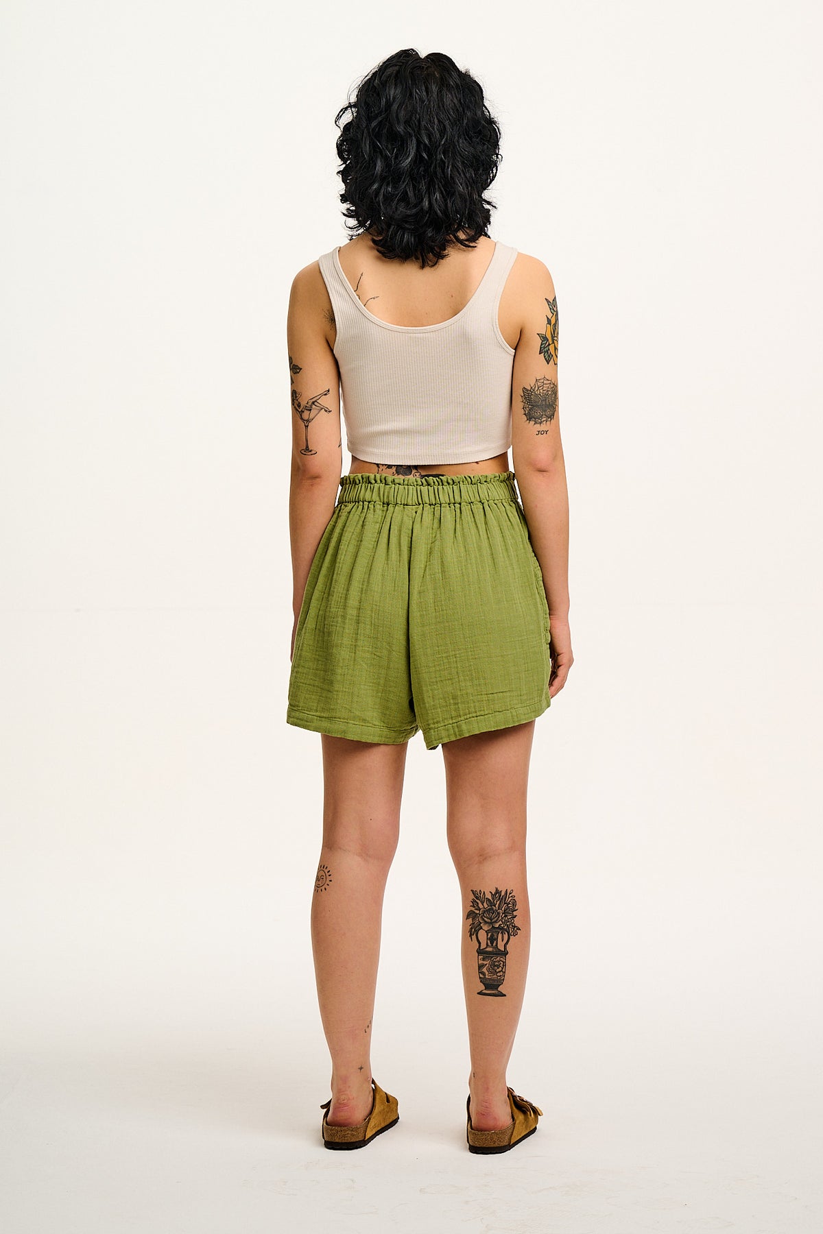 Sierra - Mid-Thigh Shorts Organic Cotton Gauze in Herb Garden Green