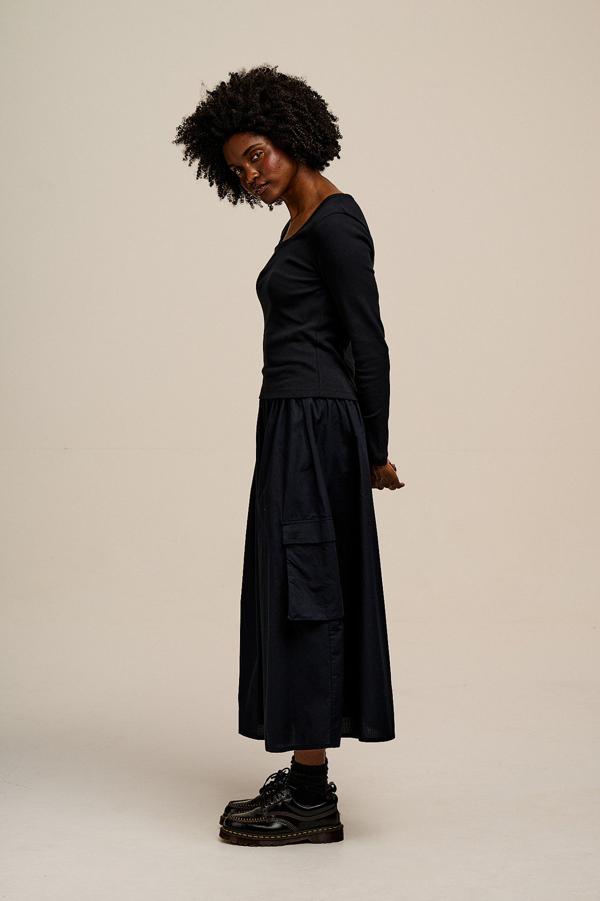 Remy - Scoop Neck Long Sleeve T-Shirt Organic Cotton in Black