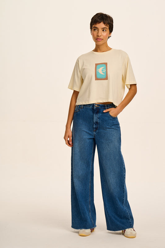 Zayla - Cropped Boxy T-Shirt Organic Cotton in Ecru New Moon Print
