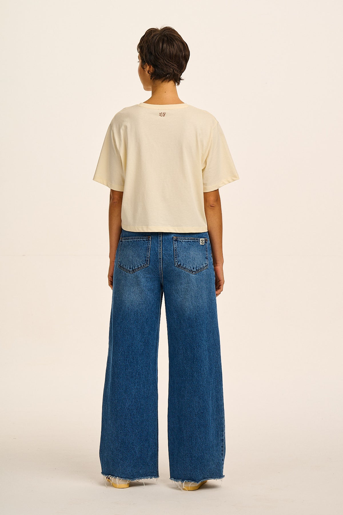 Zayla - Cropped Boxy T-Shirt Organic Cotton in Ecru New Moon Print