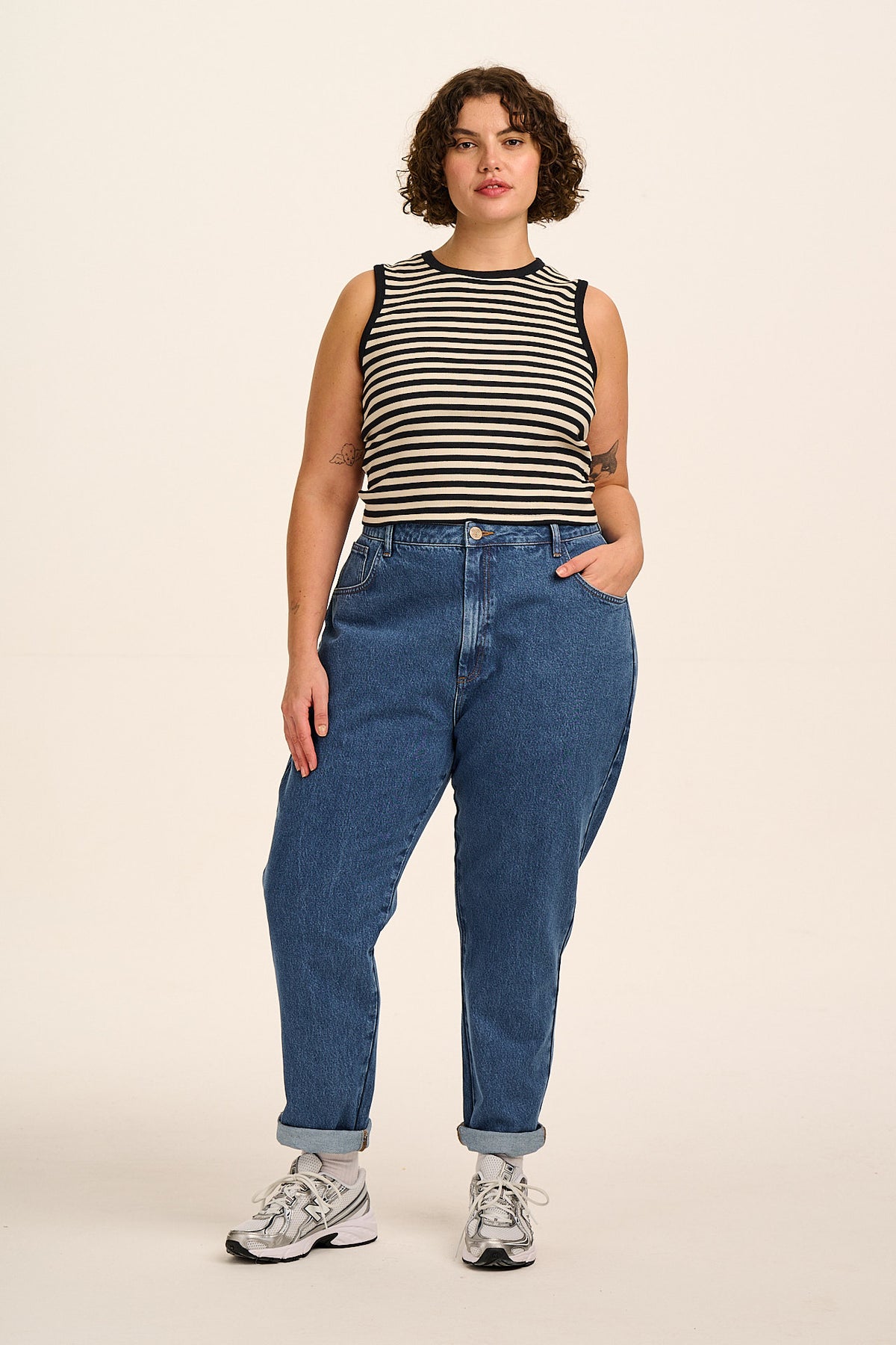 Dana - Mom Jeans Organic Cotton Denim in Mid Wash Blue