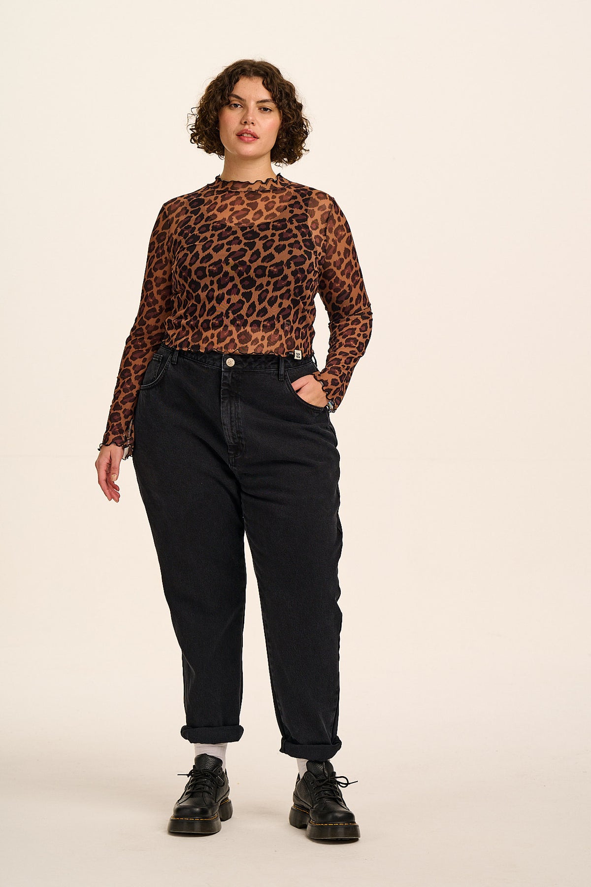 Dana - Mom Jeans Organic Cotton Denim in Washed Black