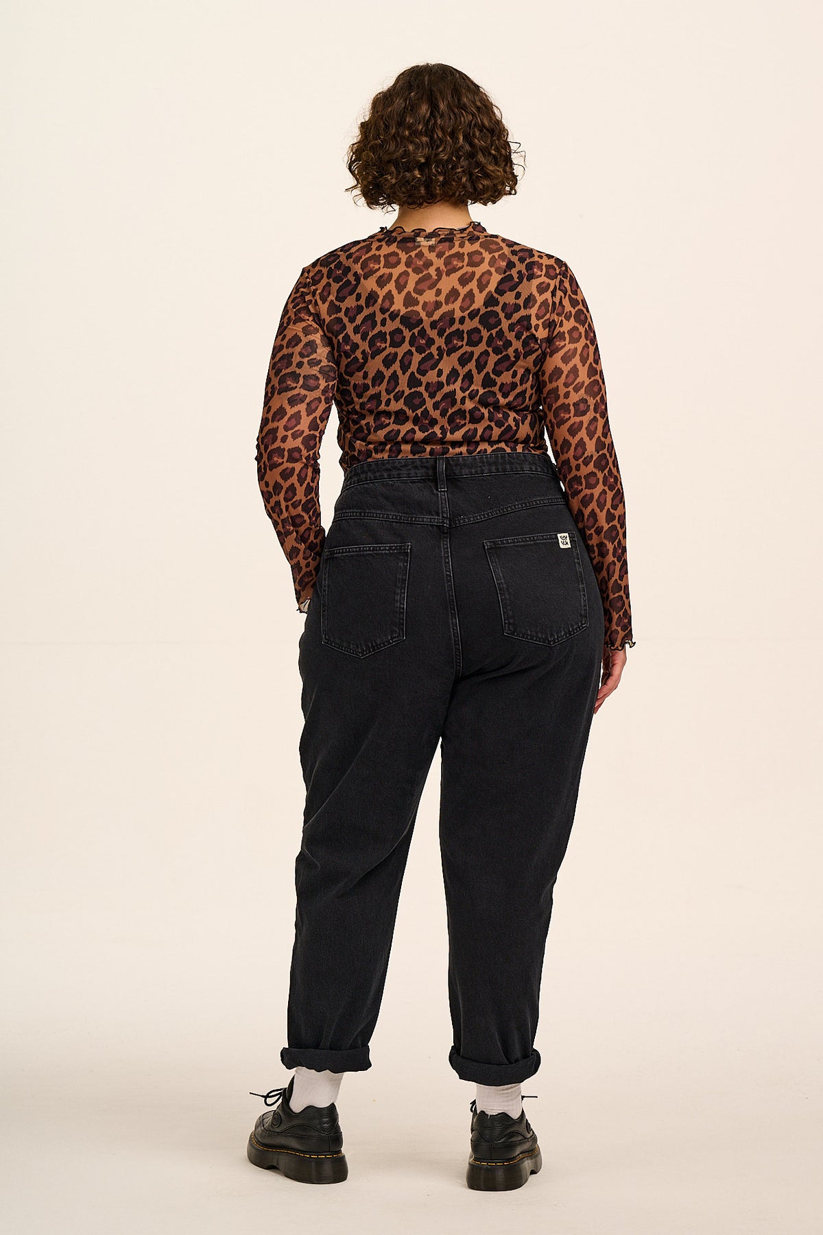 Dana - Mom Jeans Organic Cotton Denim in Washed Black