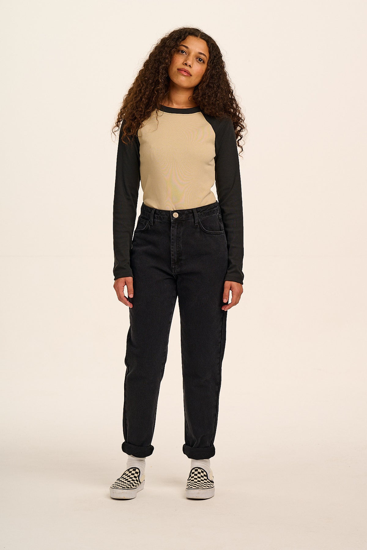 Dana - Mom Jeans Organic Cotton Denim in Washed Black