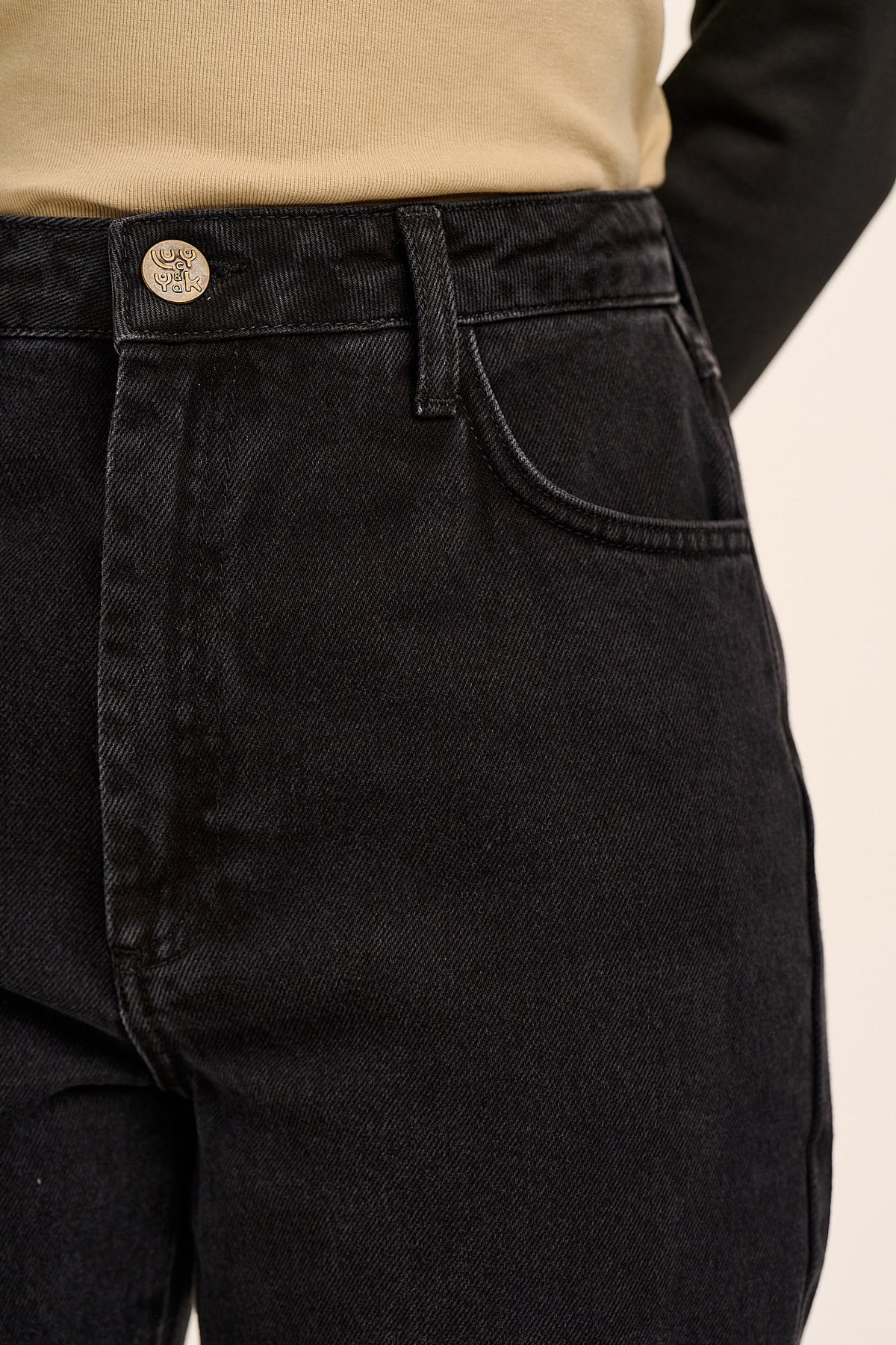 Dana - Mom Jeans Organic Cotton Denim in Washed Black