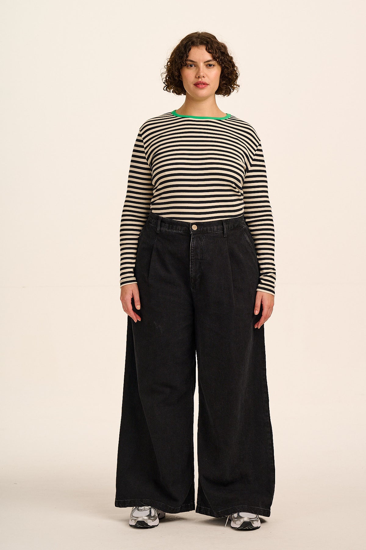 Tate - Extra Wide Leg Jeans Organic Cotton Denim in Black Wash