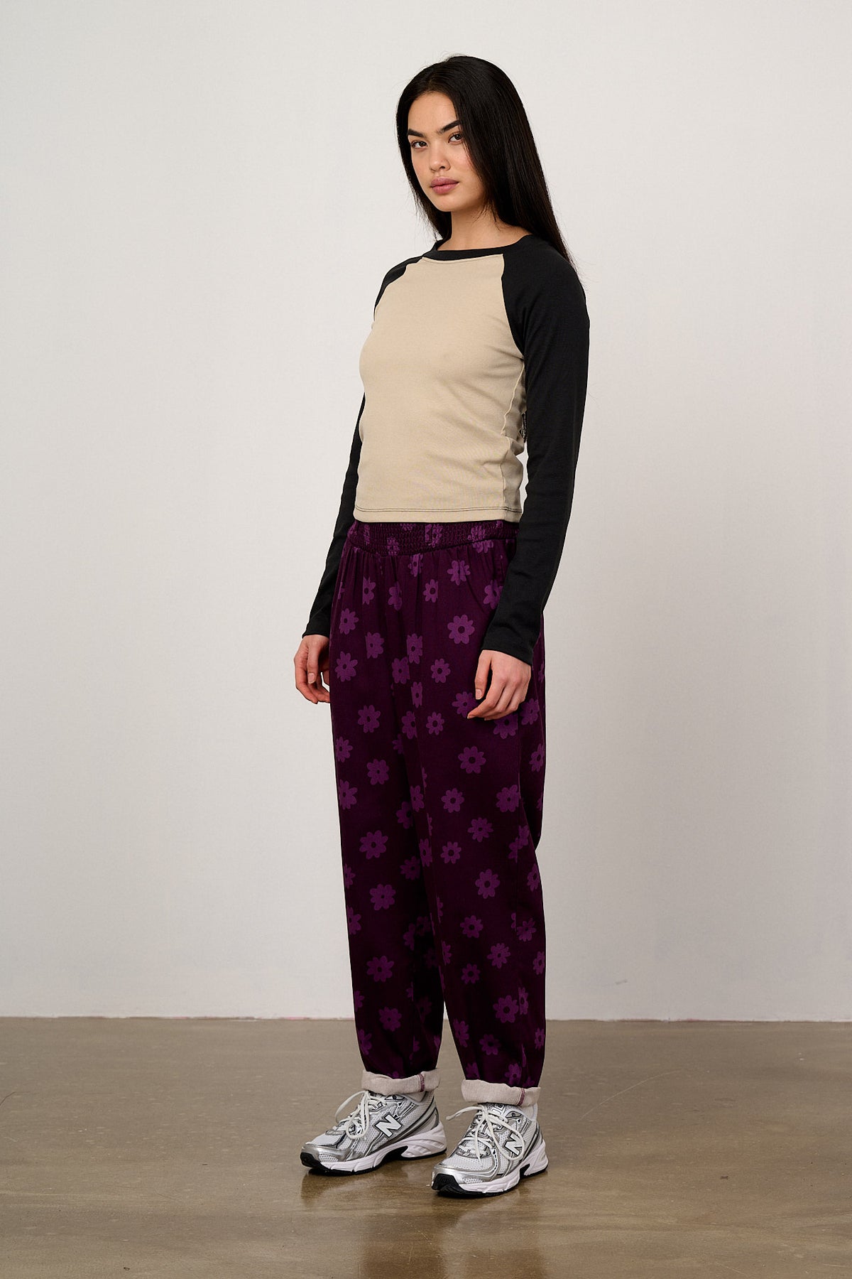 Alexa - Tapered Leg Trousers Organic Cotton in Purple Delano