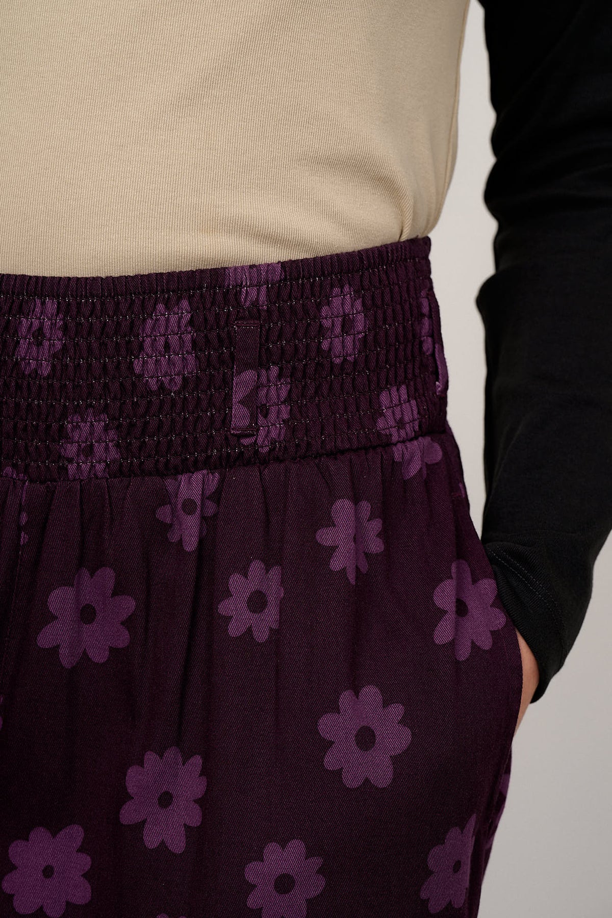 Alexa - Tapered Leg Trousers Organic Cotton in Purple Delano