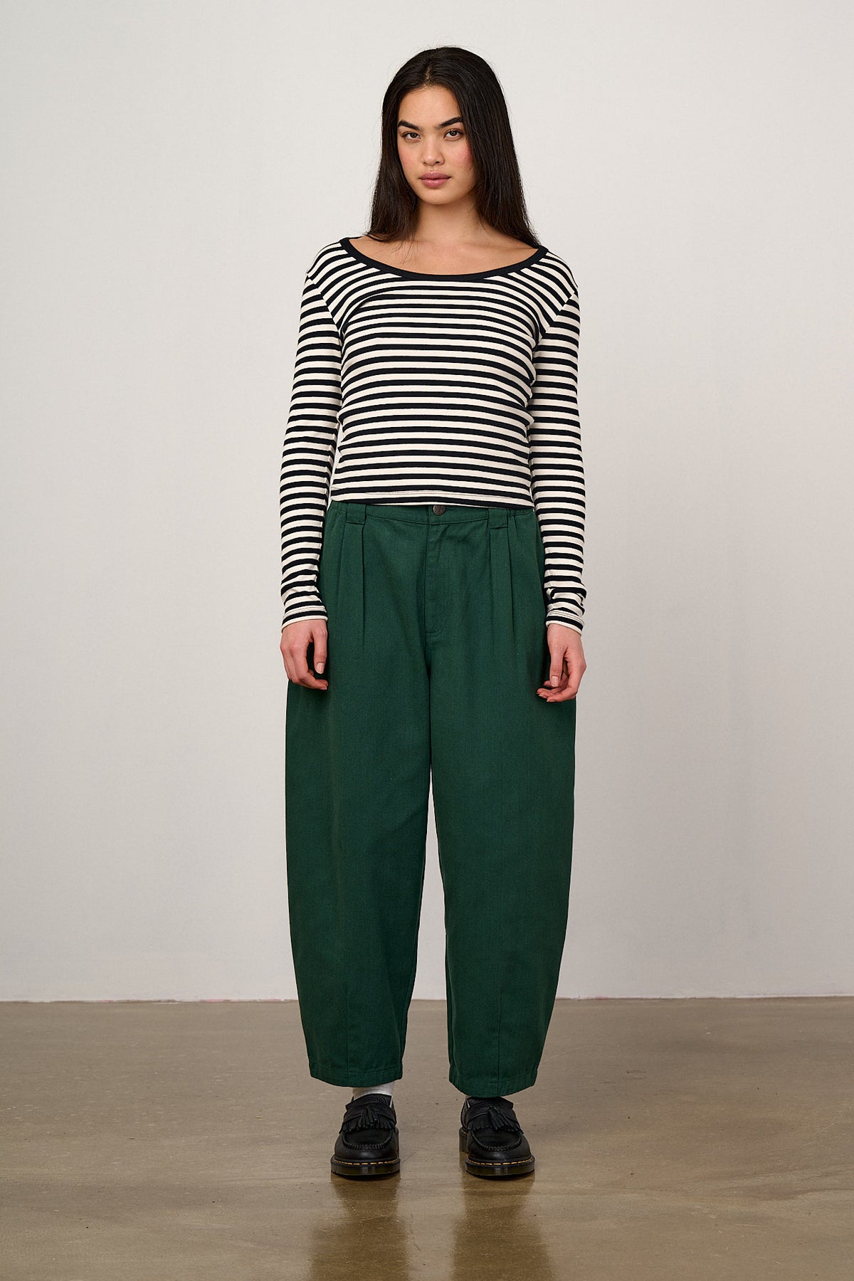 Ashby - Barrel Leg Trousers Organic Cotton in Posy Green