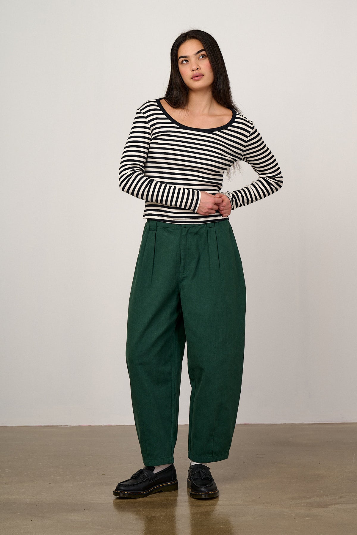 Ashby - Barrel Leg Trousers Organic Cotton in Posy Green