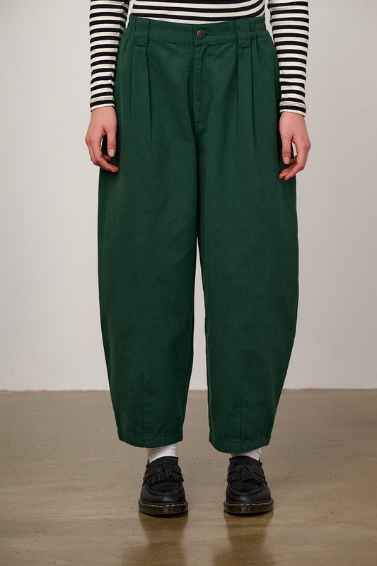 Ashby - Barrel Leg Trousers Organic Cotton in Posy Green